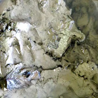 neprečiščena glina