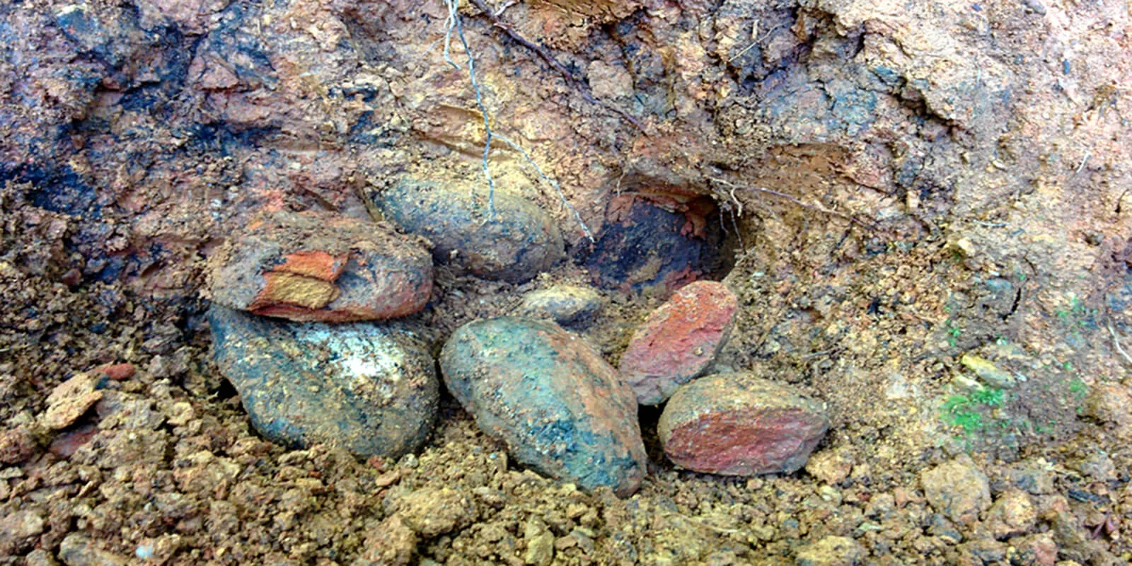Barvit svet mineralov – Bobovek · Gorenjska
